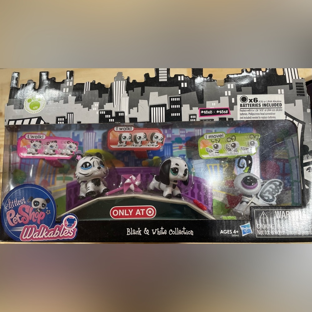 Littlest pet shop, walkable’s black & white collection. New in box never opened.